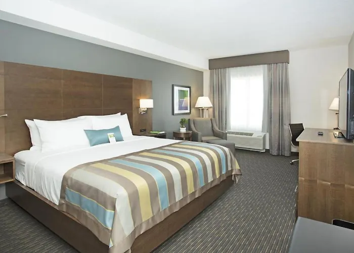 Wingate By Wyndham Calgary AirportAirport Hotel